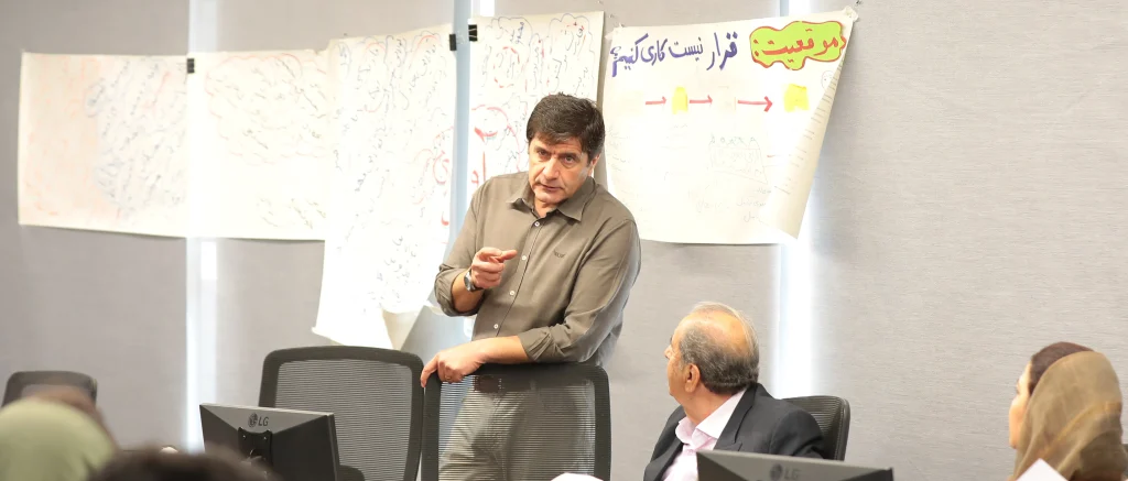 را شرح دهید. اگر تصویر کاملا تزئینی است، این را خالی رها نمایید.